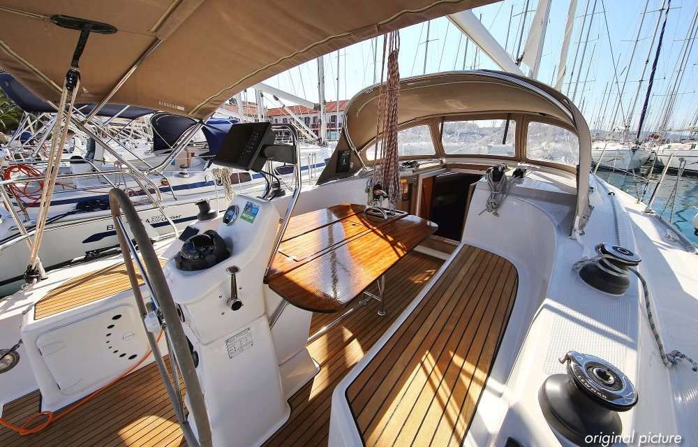 Bavaria Cruiser 33