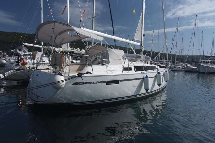 Bavaria Cruiser 33