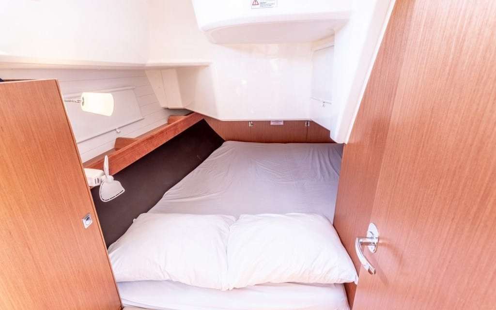 Bavaria 37