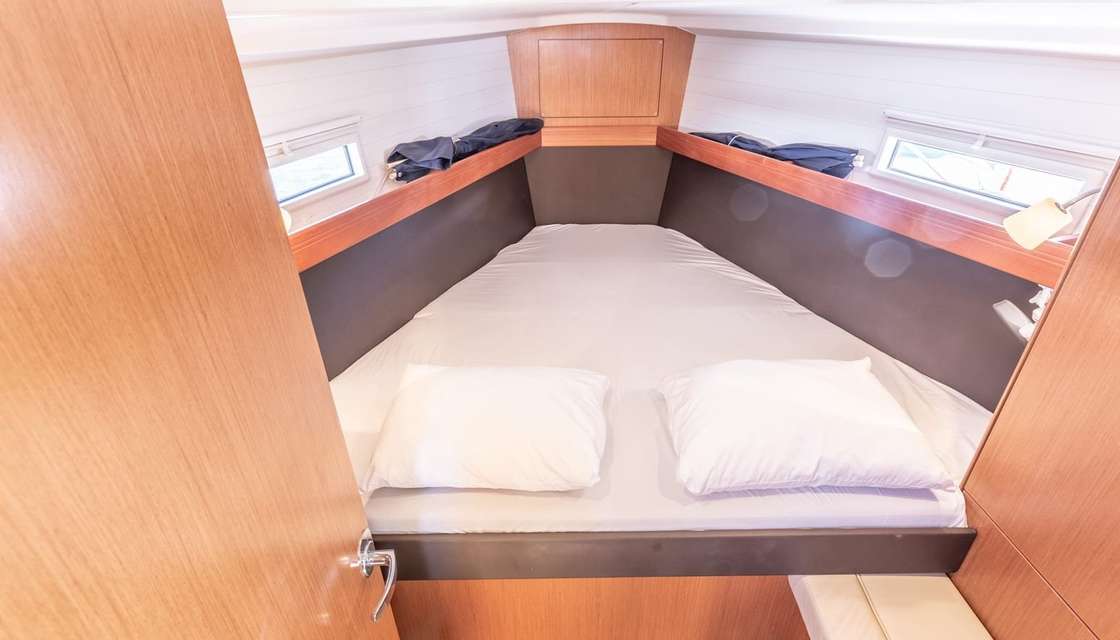 Bavaria 37