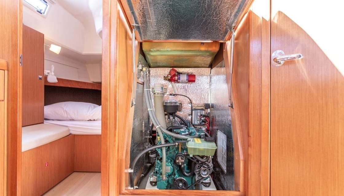 Bavaria 37