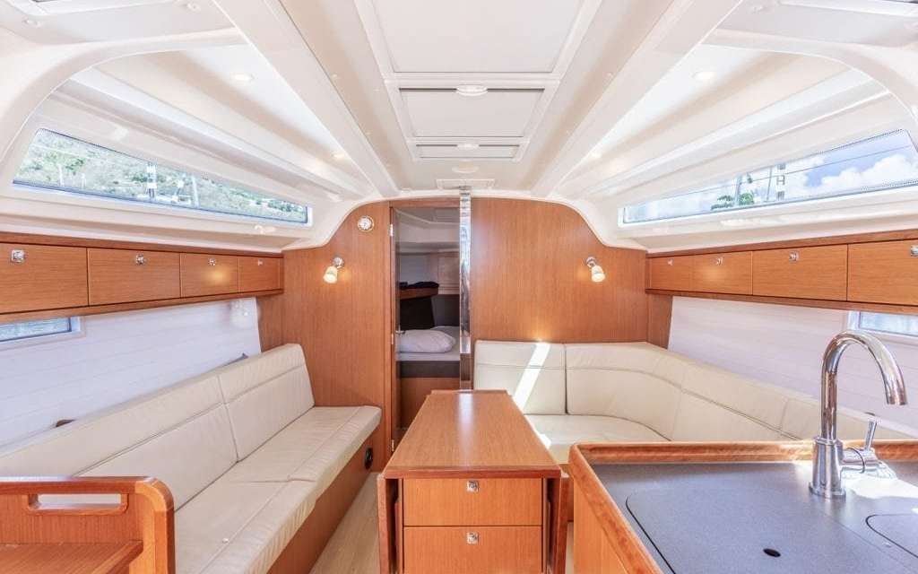 Bavaria 37