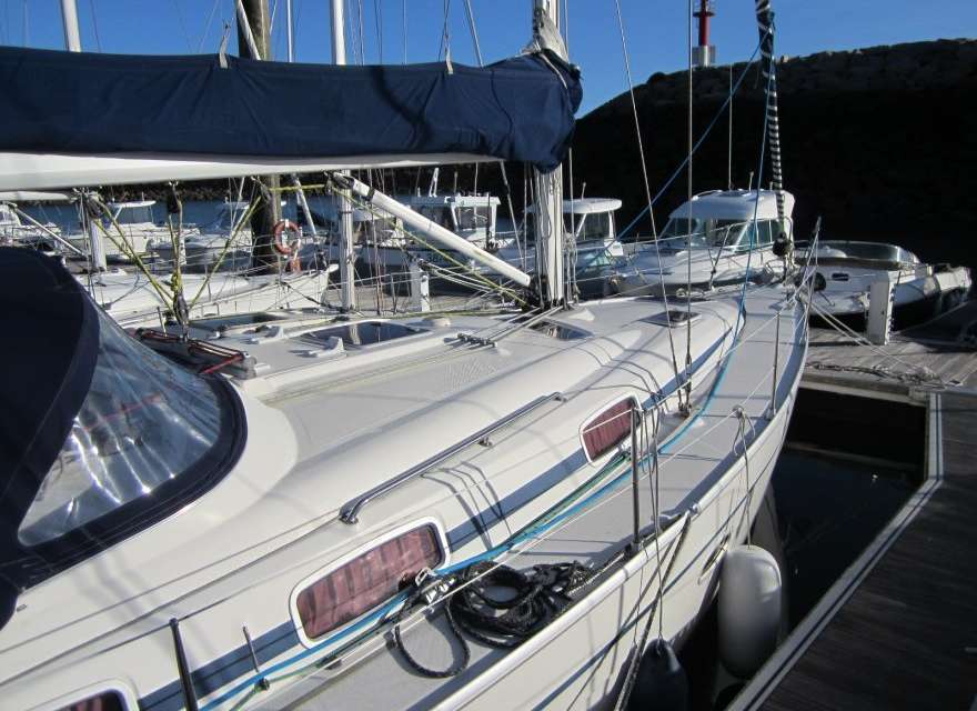 Bavaria 37