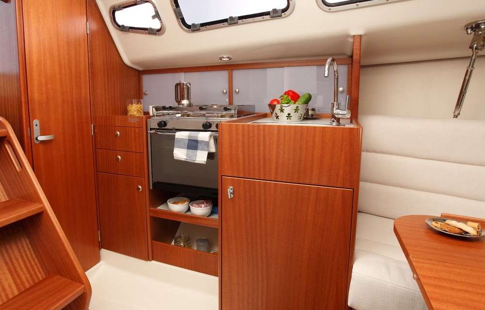Bavaria 38