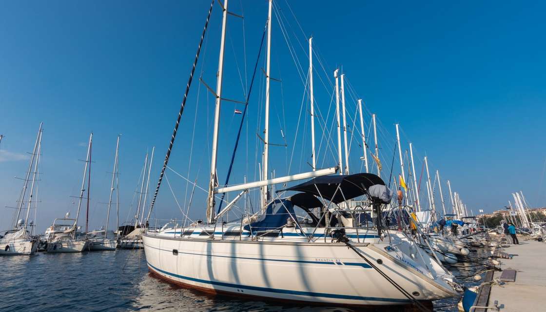 Bavaria 42