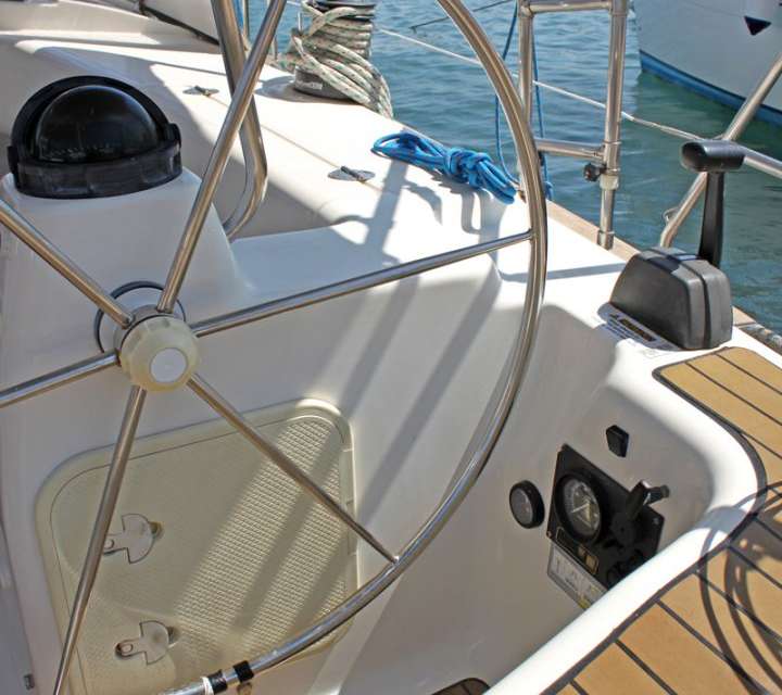 Bavaria 44
