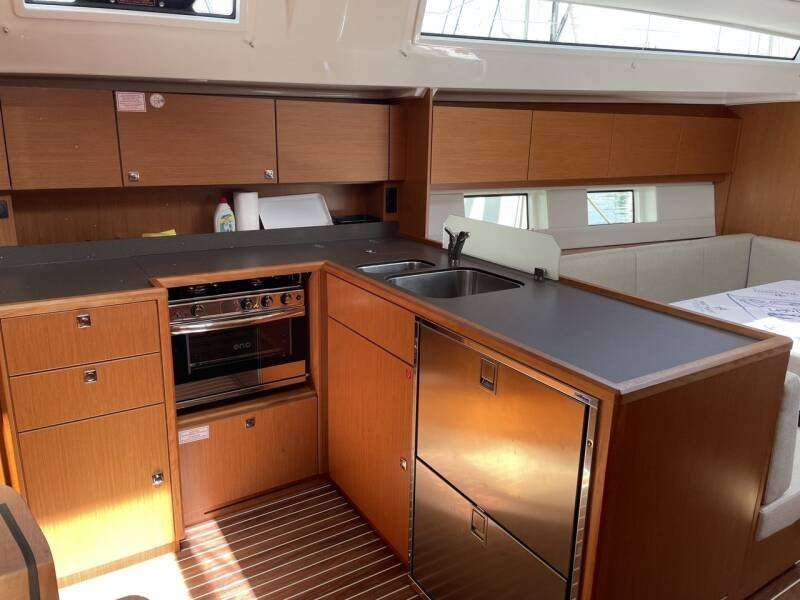 Bavaria C45 Style