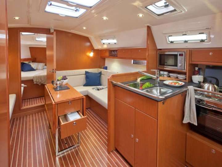 Bavaria Cruiser 36