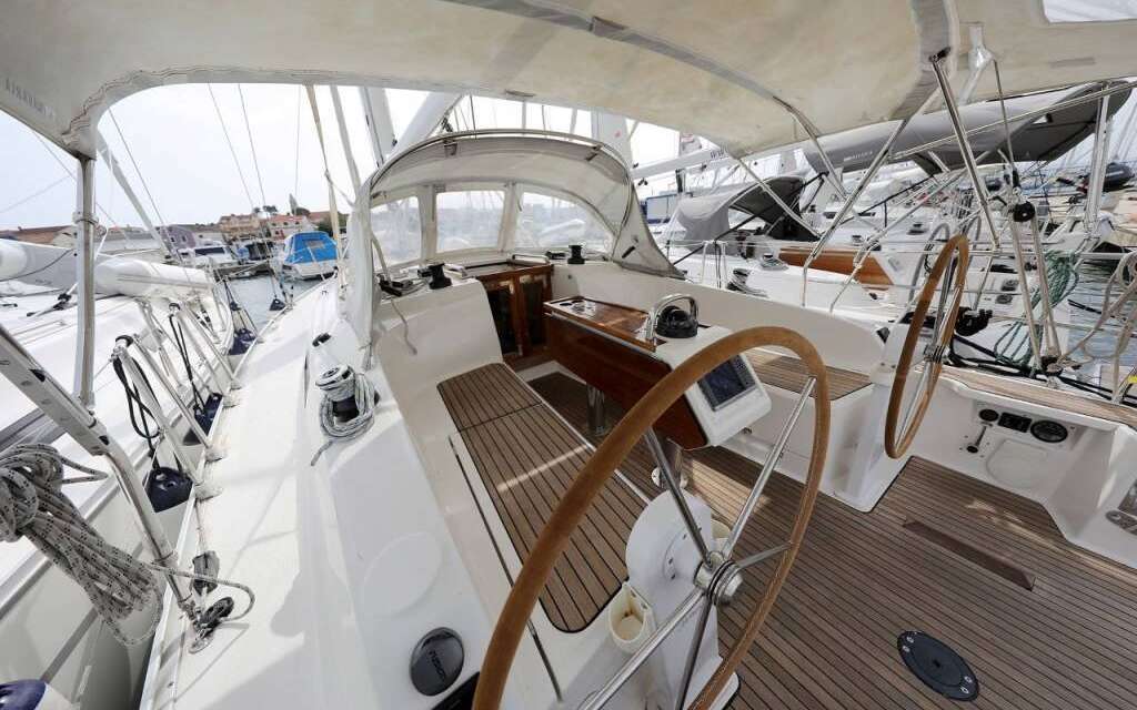 Bavaria Cruiser 37