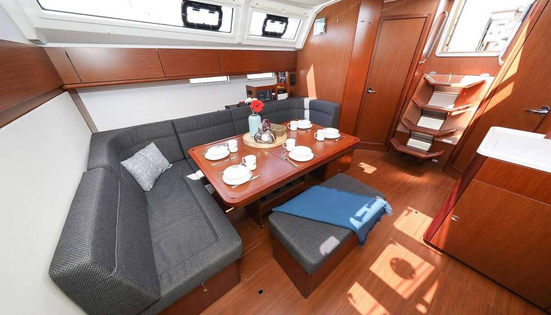 Bavaria Cruiser 46 Style