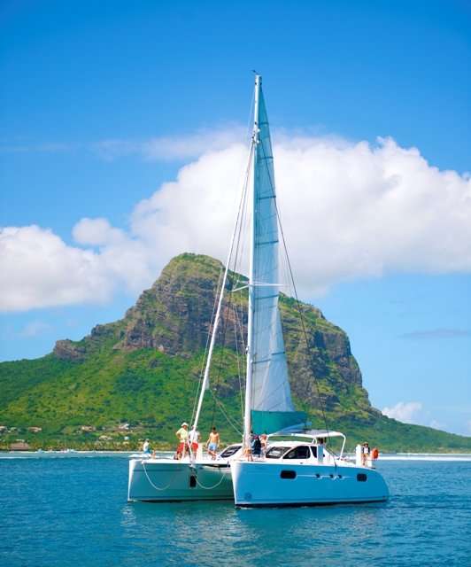 Catana 471
