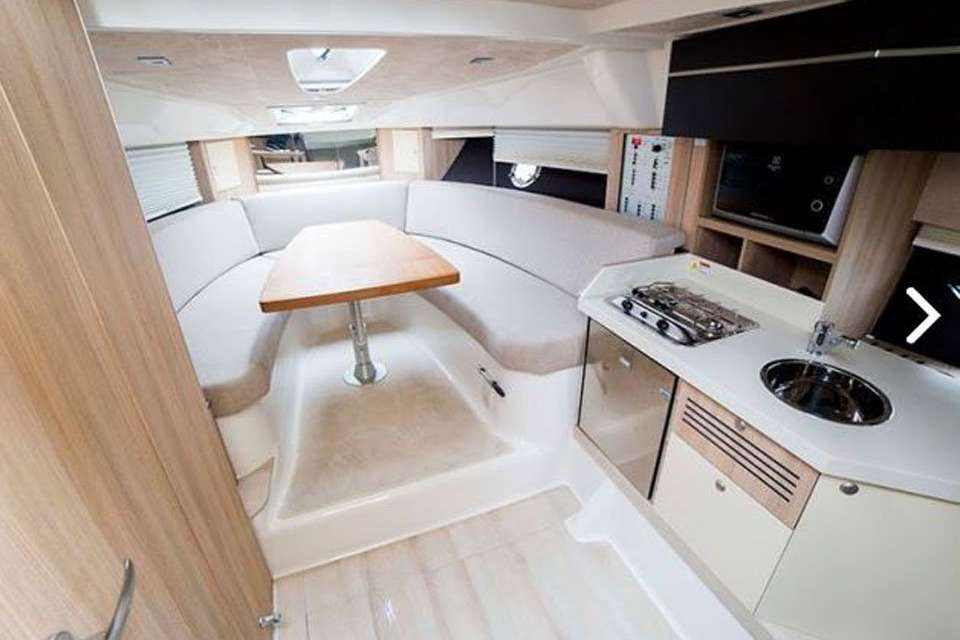 Cranchi Endurance 33