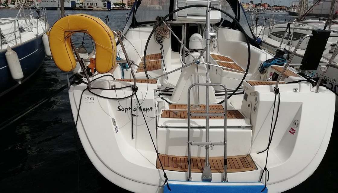 Dufour 40