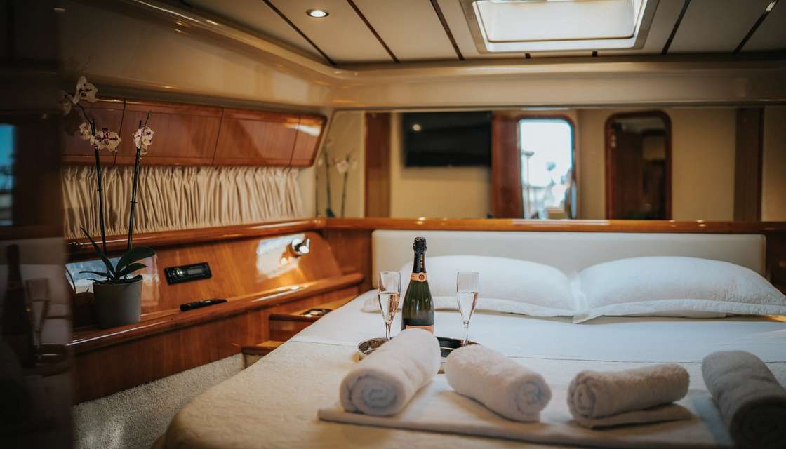 Ferretti 53