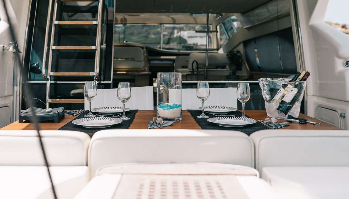 Ferretti 53
