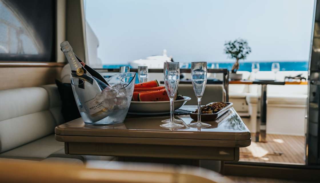 Ferretti 53