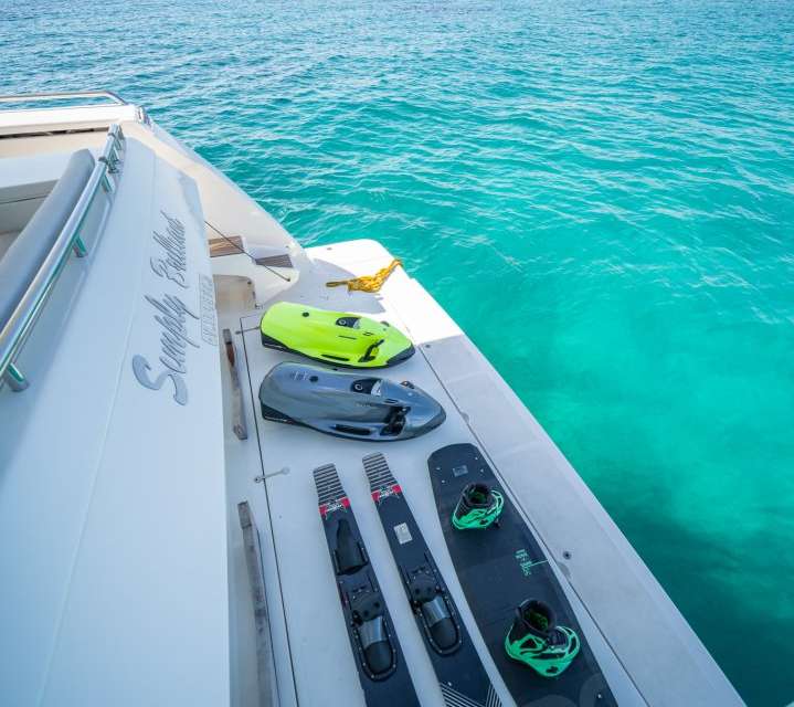Ferretti 68