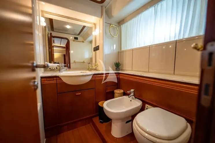 Ferretti 80