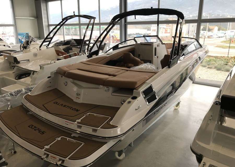 Glastron GT 245