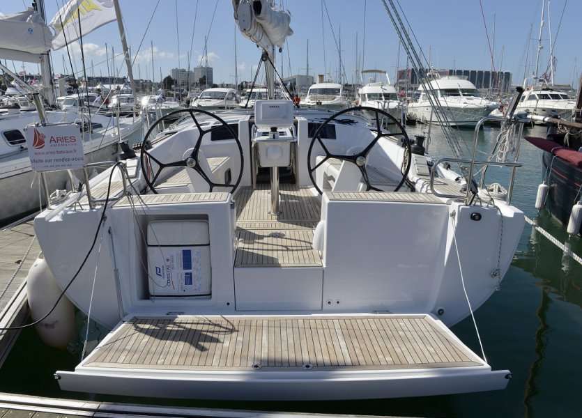Hanse 385