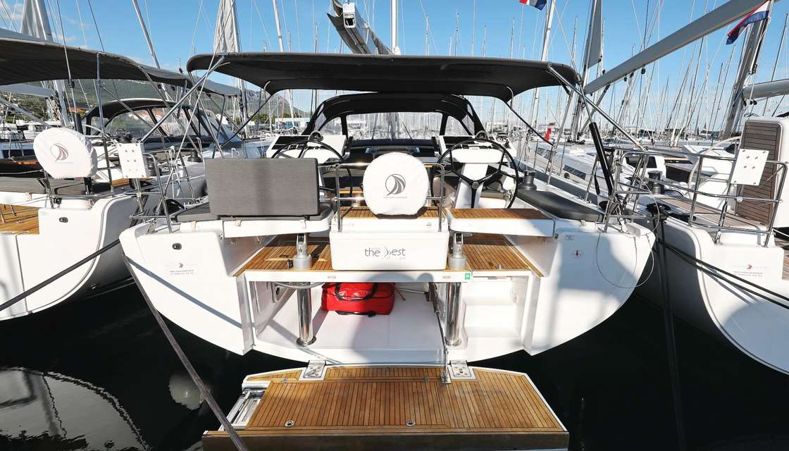 Hanse 548