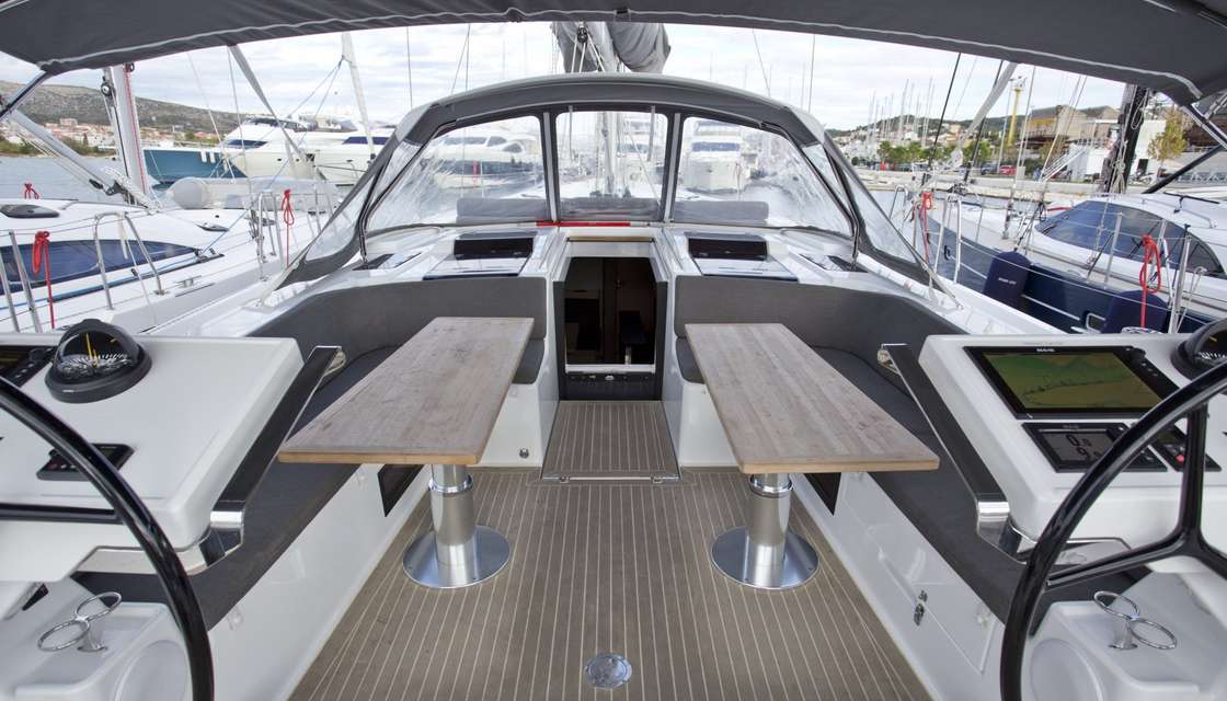 Hanse 588