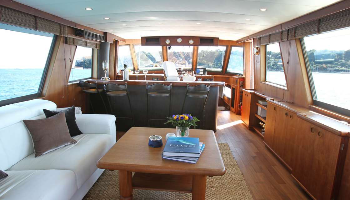 Hatteras 58