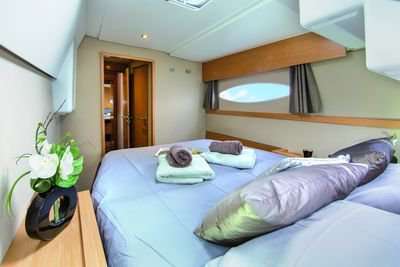 Helia 44
