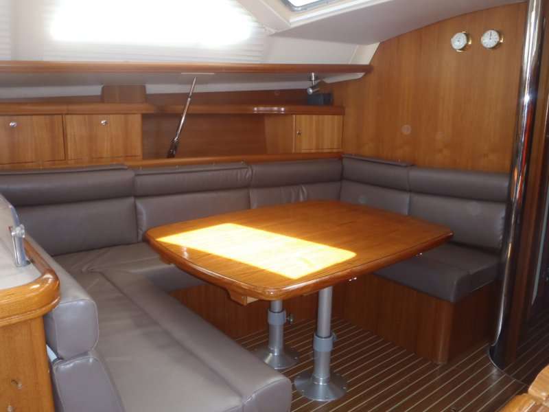 Hunter 44 DS