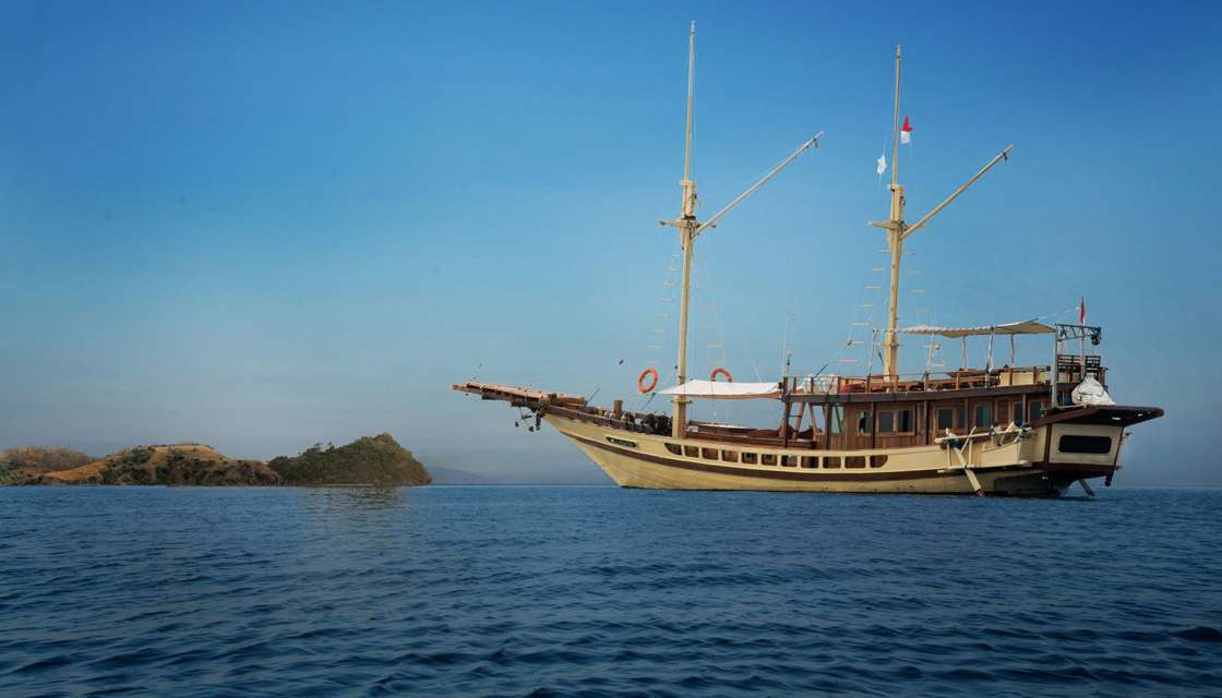 Indonesian Gulet 12