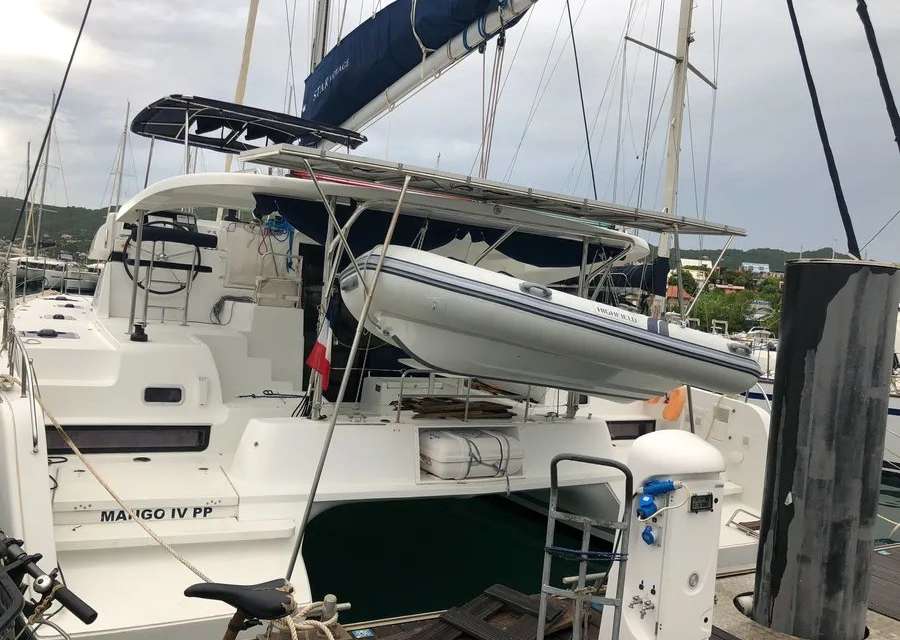 Lagoon 42