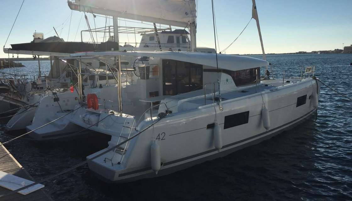 Lagoon 42