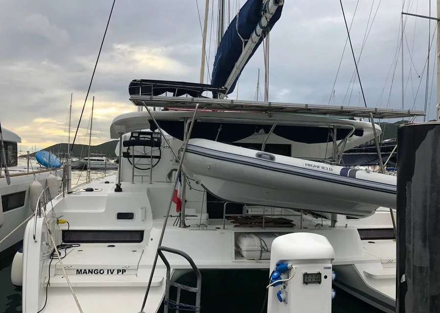 Lagoon 42