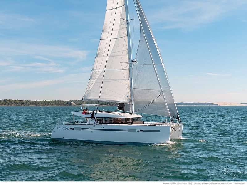 Lagoon 450 SporTop
