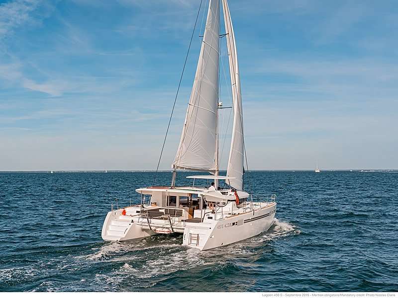 Lagoon 450 SporTop