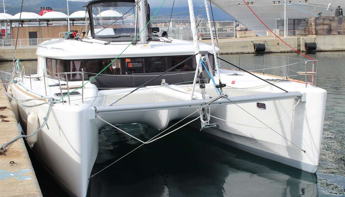 Lagoon 450 F