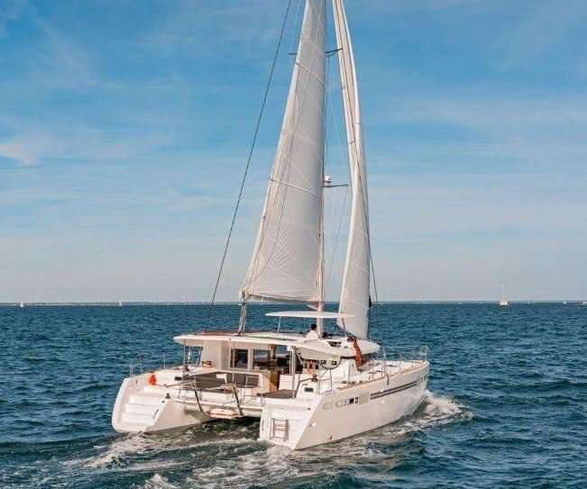 Lagoon 450 SporTop