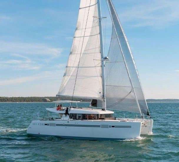 Lagoon 450 SporTop
