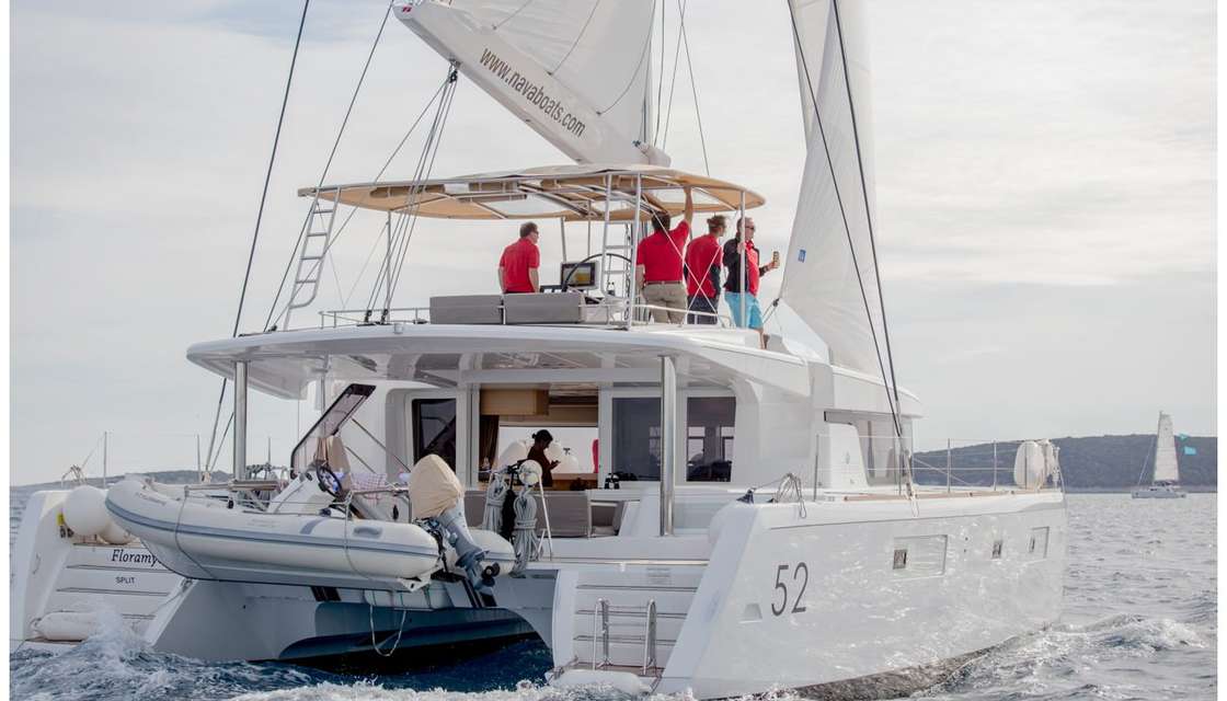 Lagoon 52