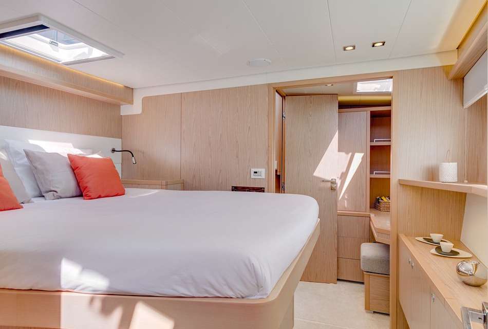 Lagoon 52