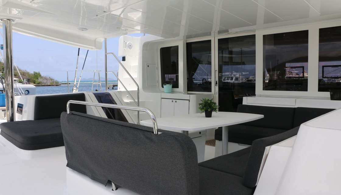Lagoon 52