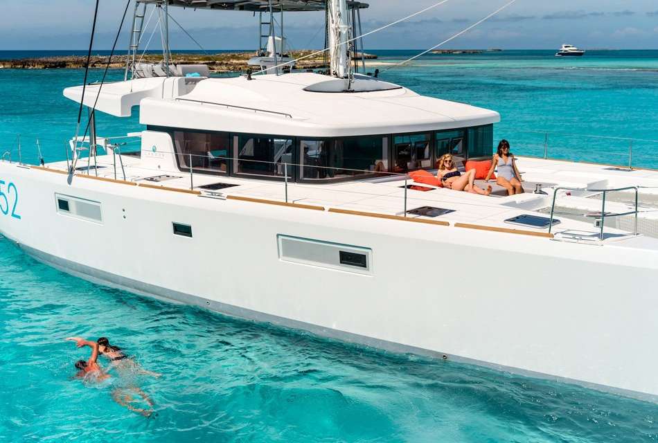 Lagoon 52