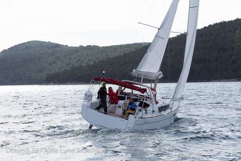 Oceanis 35