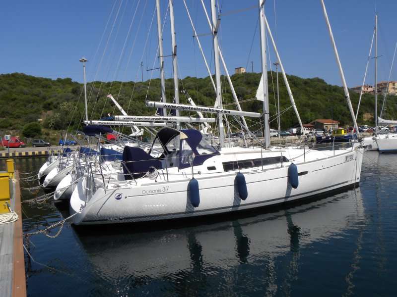 Oceanis 37