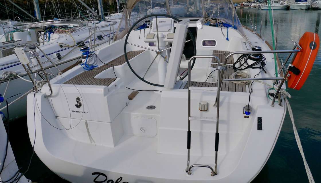 Oceanis 37