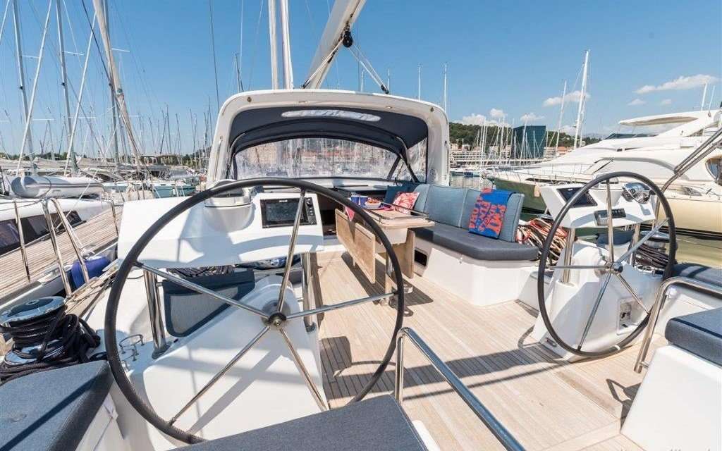 Oceanis 60
