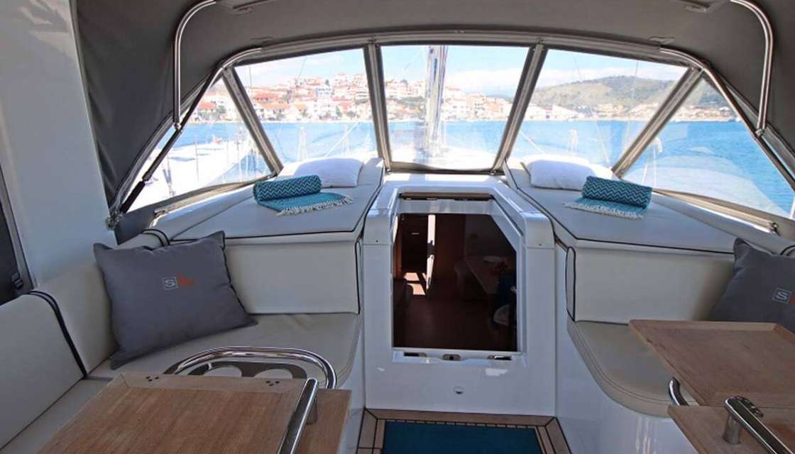 Oceanis Yacht 54