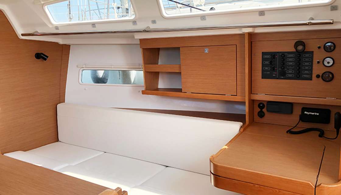 Sun Odyssey 319