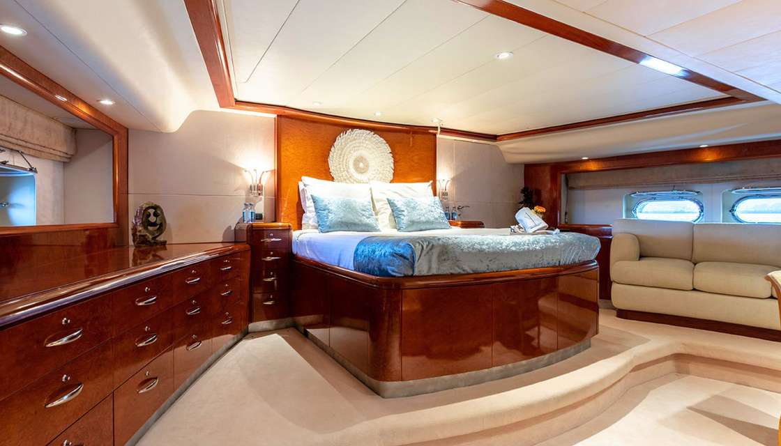 Camper & Nicholsons 121