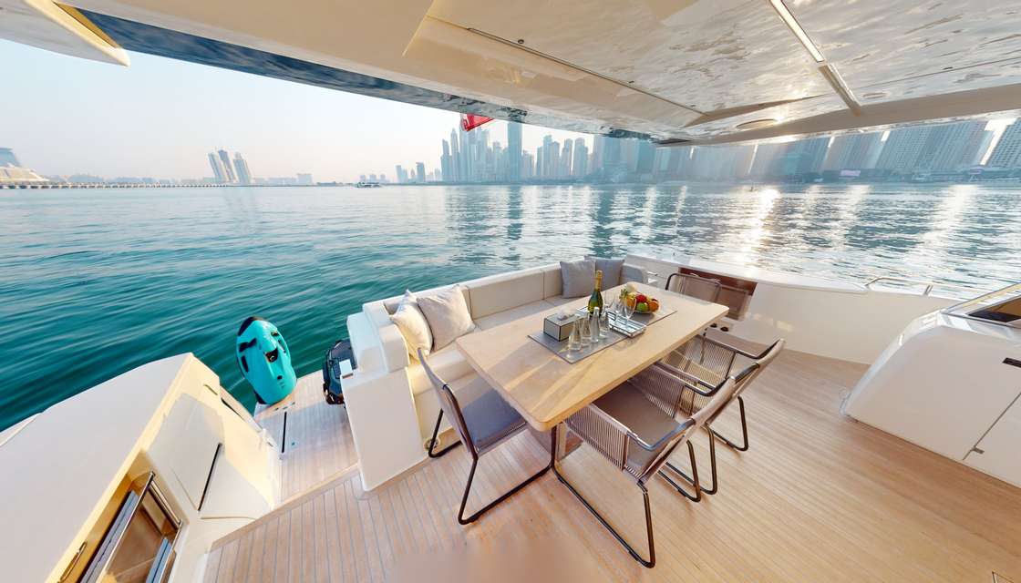 Ferretti 780